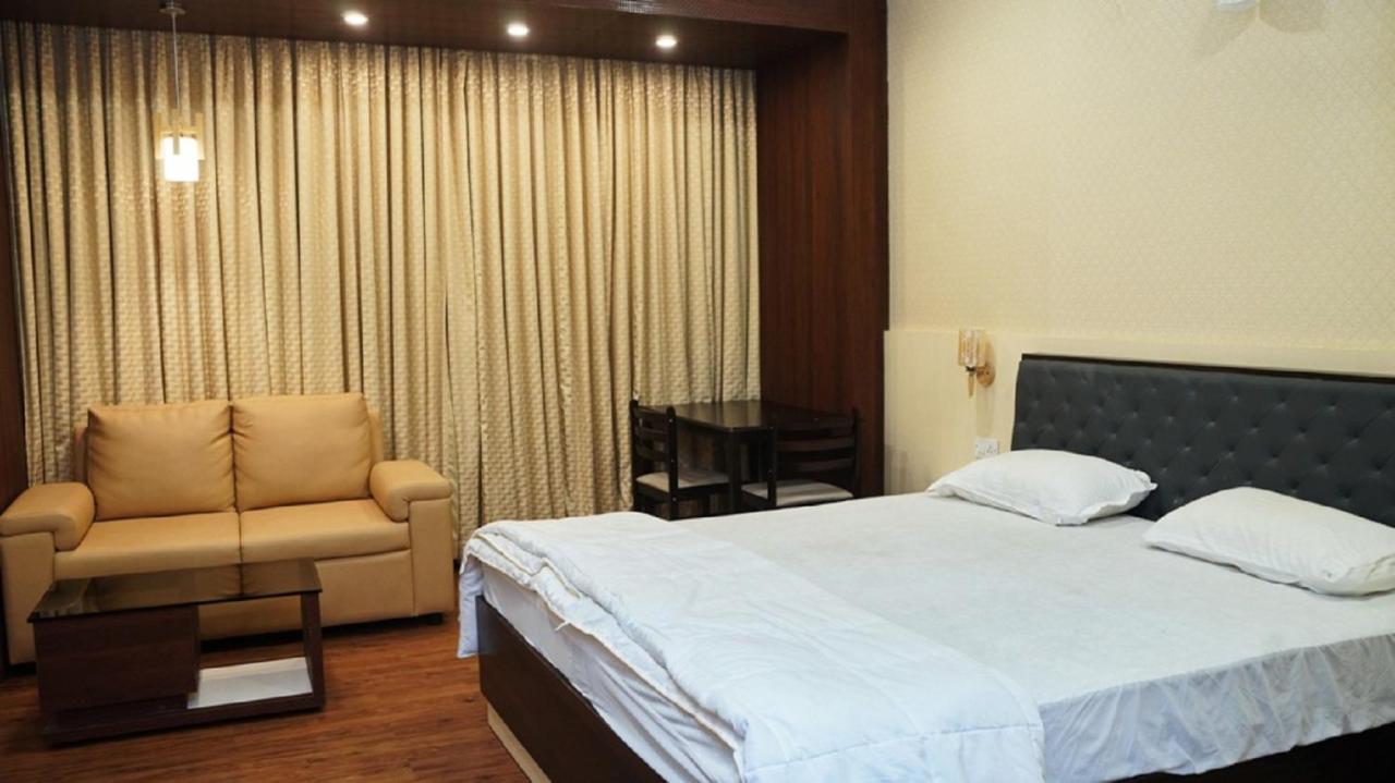 Malayalee Club Hotel Chennai Eksteriør billede