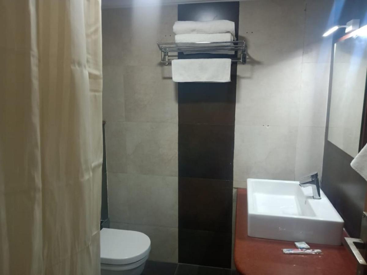 Malayalee Club Hotel Chennai Eksteriør billede