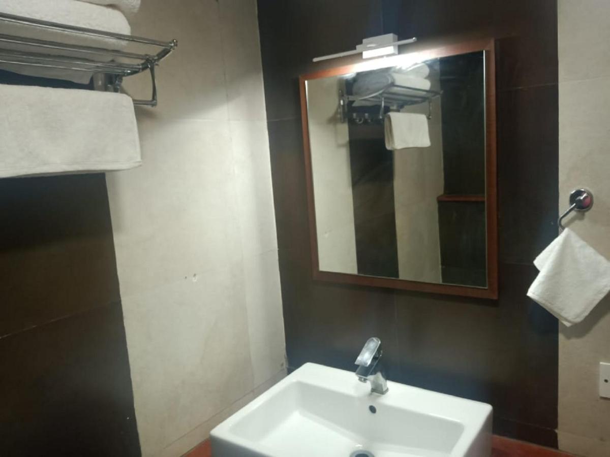 Malayalee Club Hotel Chennai Eksteriør billede