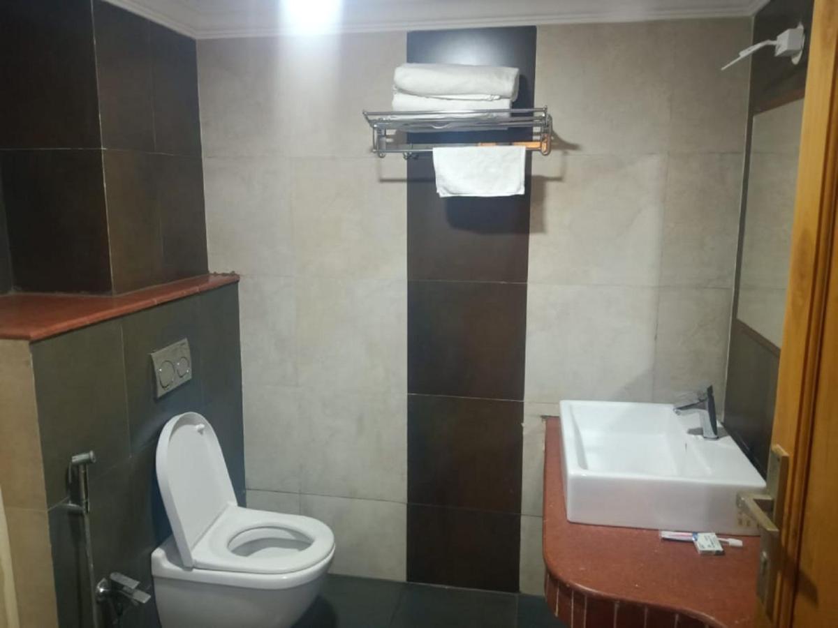 Malayalee Club Hotel Chennai Eksteriør billede